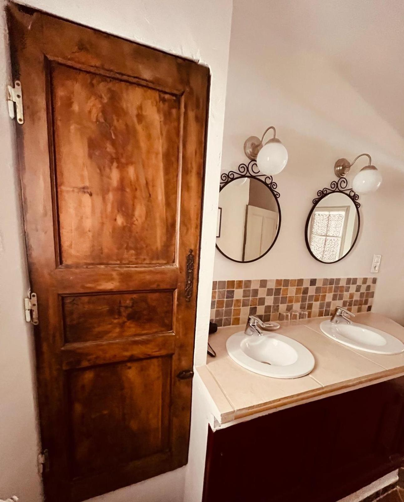 La Sarrasine Hotel Villes-sur-Auzon Kültér fotó