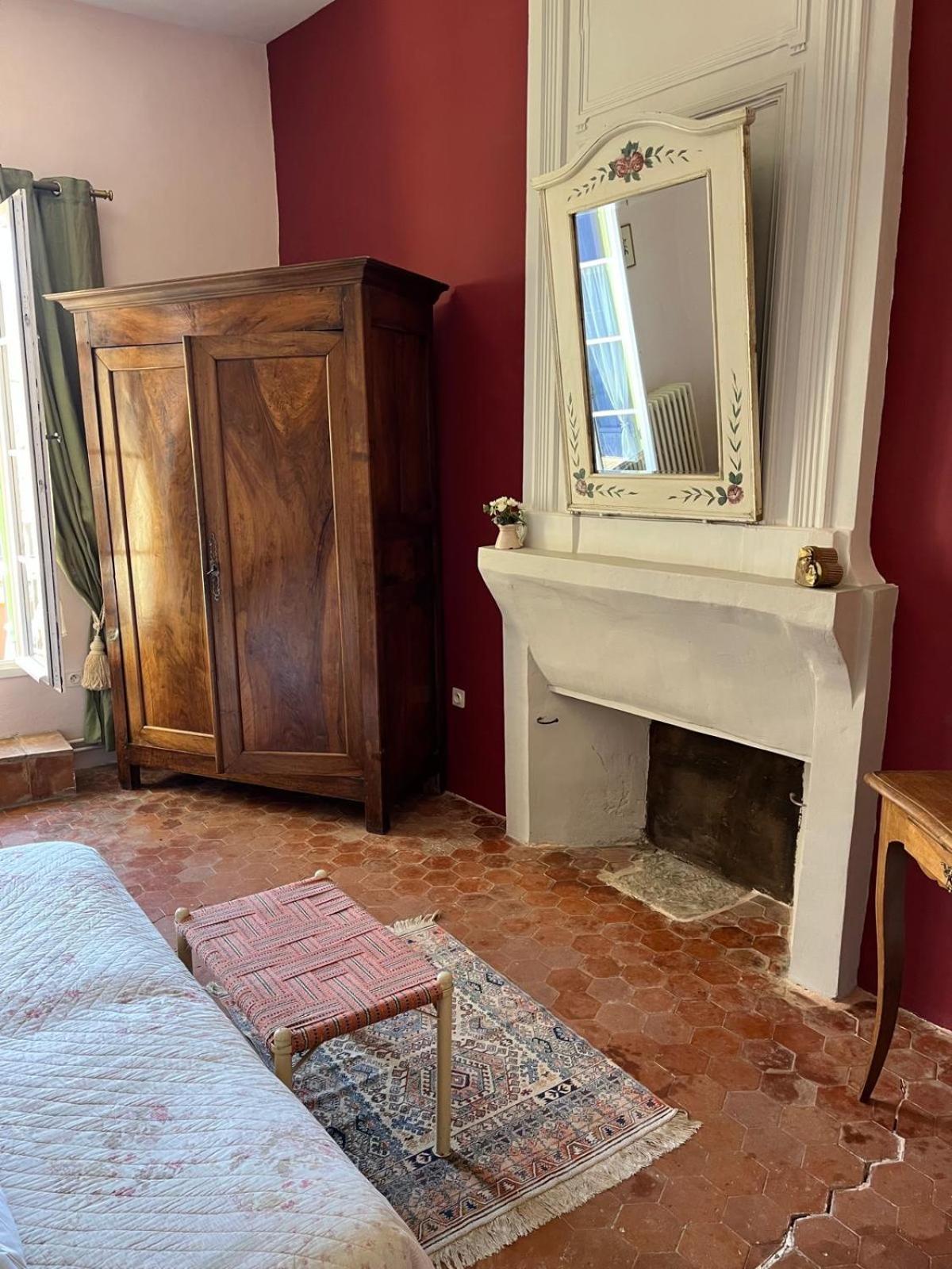 La Sarrasine Hotel Villes-sur-Auzon Kültér fotó